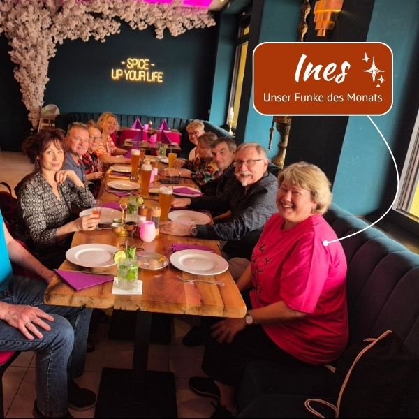 Ines, vorne rechts, organisiert mit viel Herzblut Events für die Berliner Funkenflug-Community.