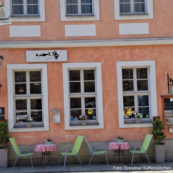 Im Dresdner Kaffeestübchen bei Kaffee & Eierschnecke die Zeit vergessen und beim ersten Date im Café über Gott und die Welt plaudern