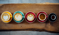 Frühstück in der Kaffeerösterei und bis zum Kuchen bleiben../ danach geht‘s in die Therme 🧜♀️